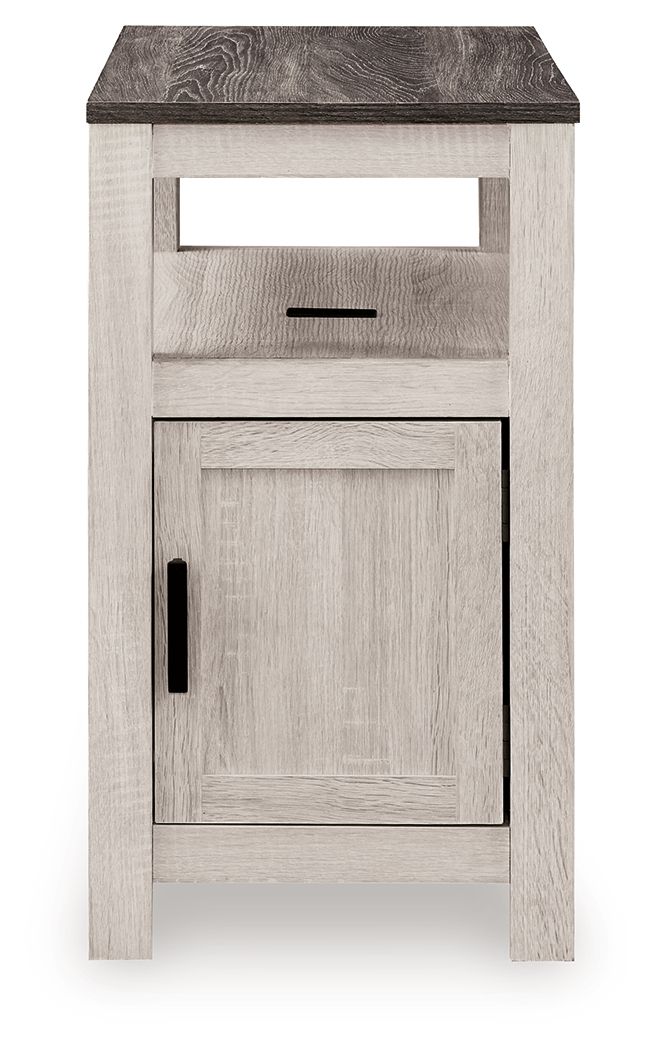 Fendenmore - Chair Side End Table