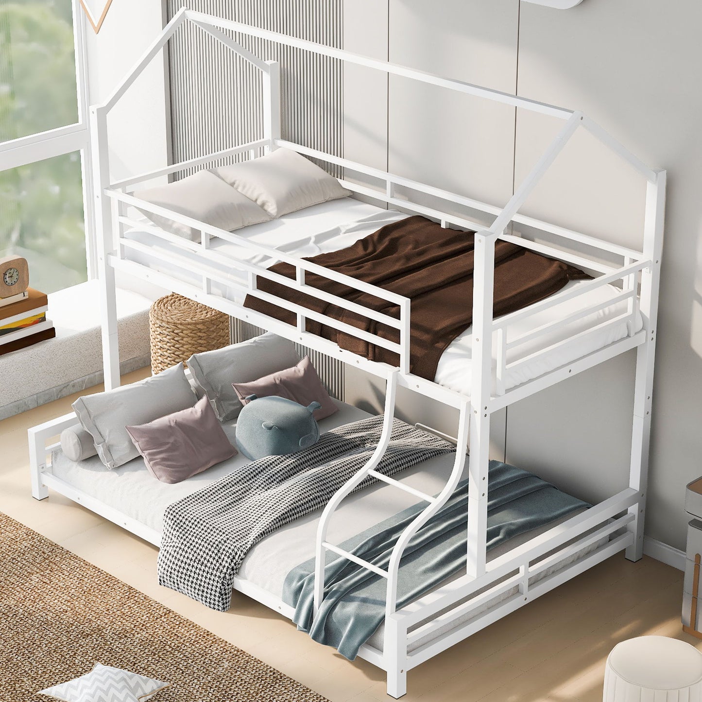 Sturdy Frame House Bunk Bed