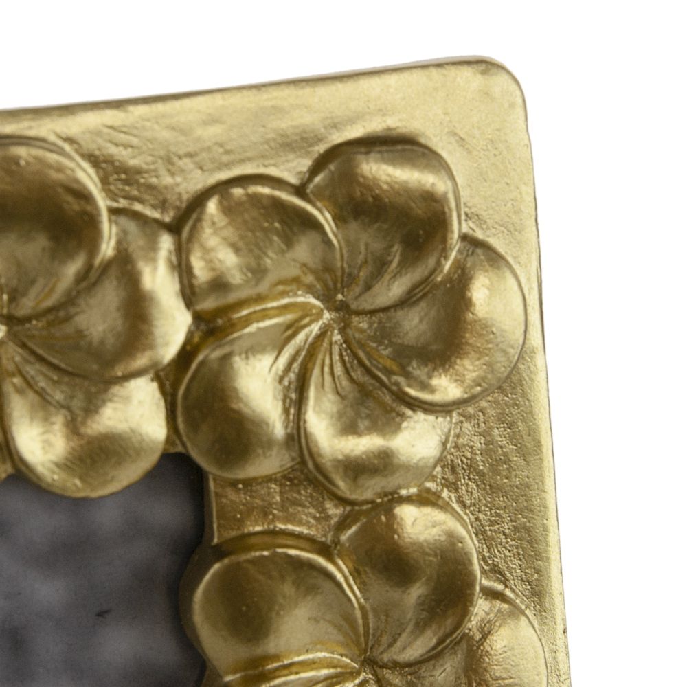 Vintage Photo Frame & Flower Design