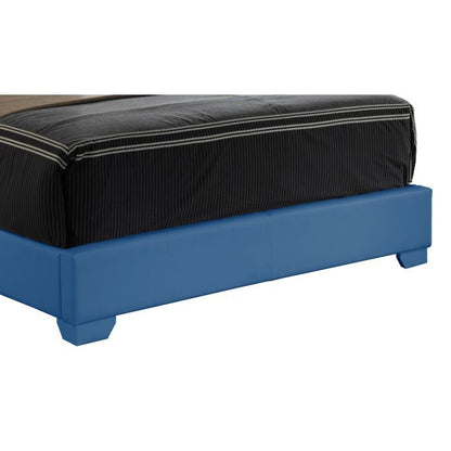 Elegant Platform Bed For Relaxed Spaces